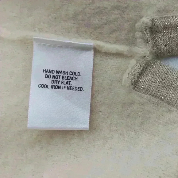 Vintage 💯 Wool full zip gold trim sweater. Ladies XL Petite - Picture 9 of 11